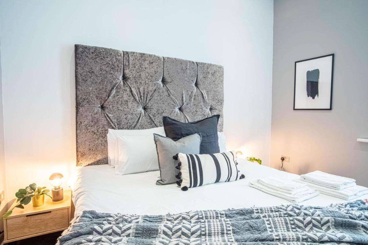 Apartment Luxe Near Albert Docks - 3 Graces - One - Business, Contract & Corporate Ready