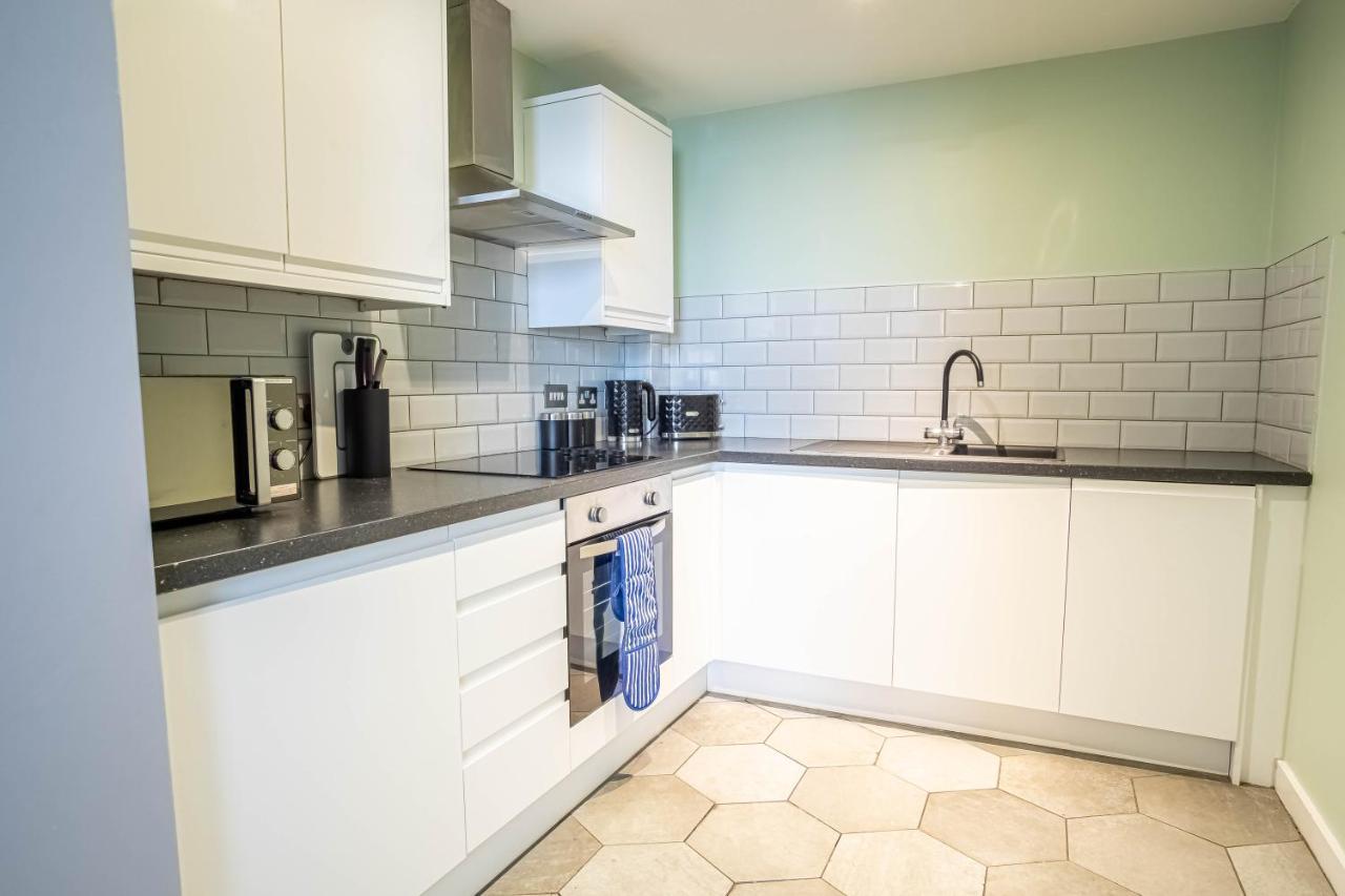 Apartment Luxe Near Albert Docks - 3 Graces - One - Business, Contract & Corporate Ready Liverpool