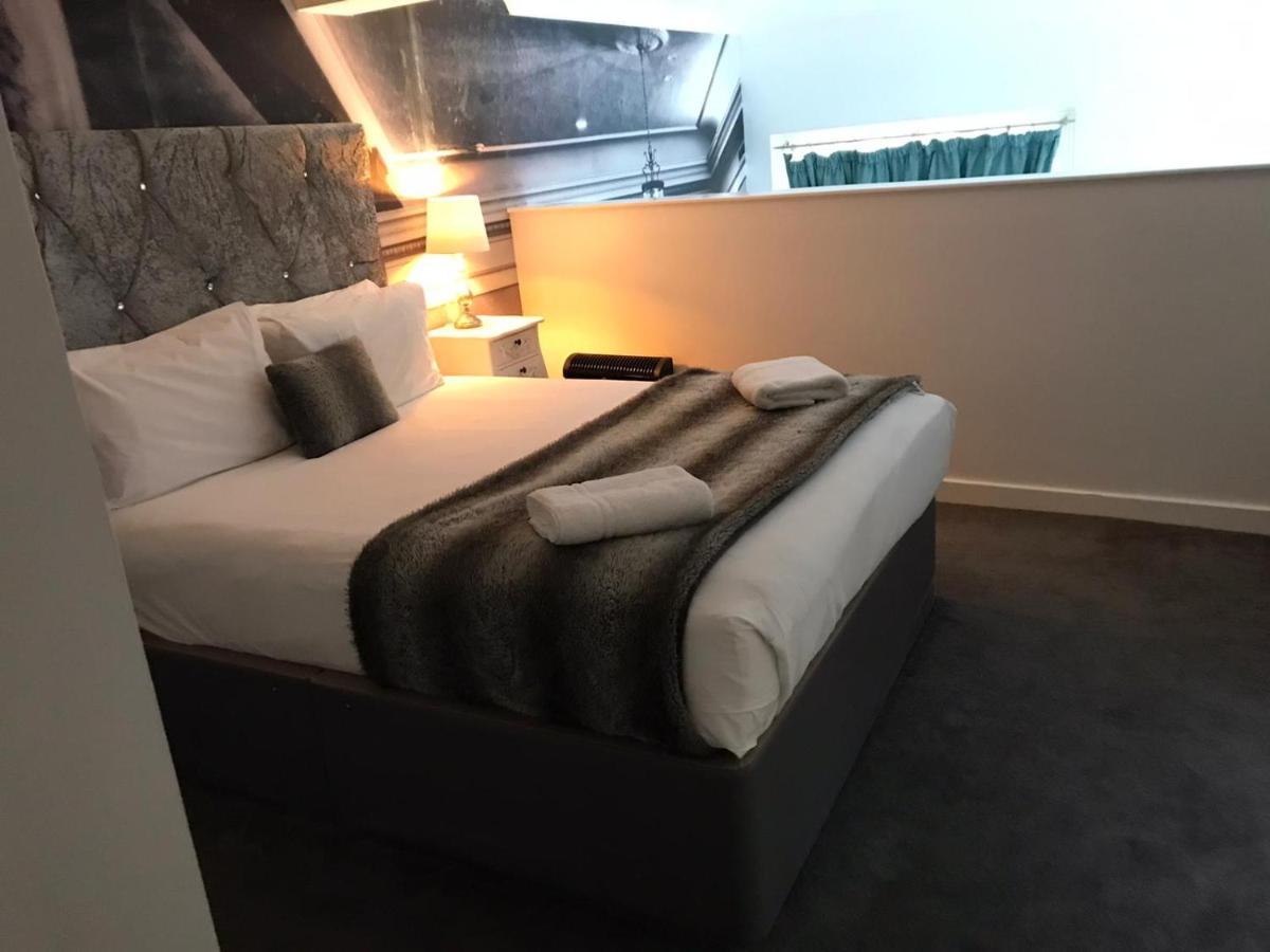 Apartment Luxe Near Albert Docks - 3 Graces - One - Business, Contract & Corporate Ready *