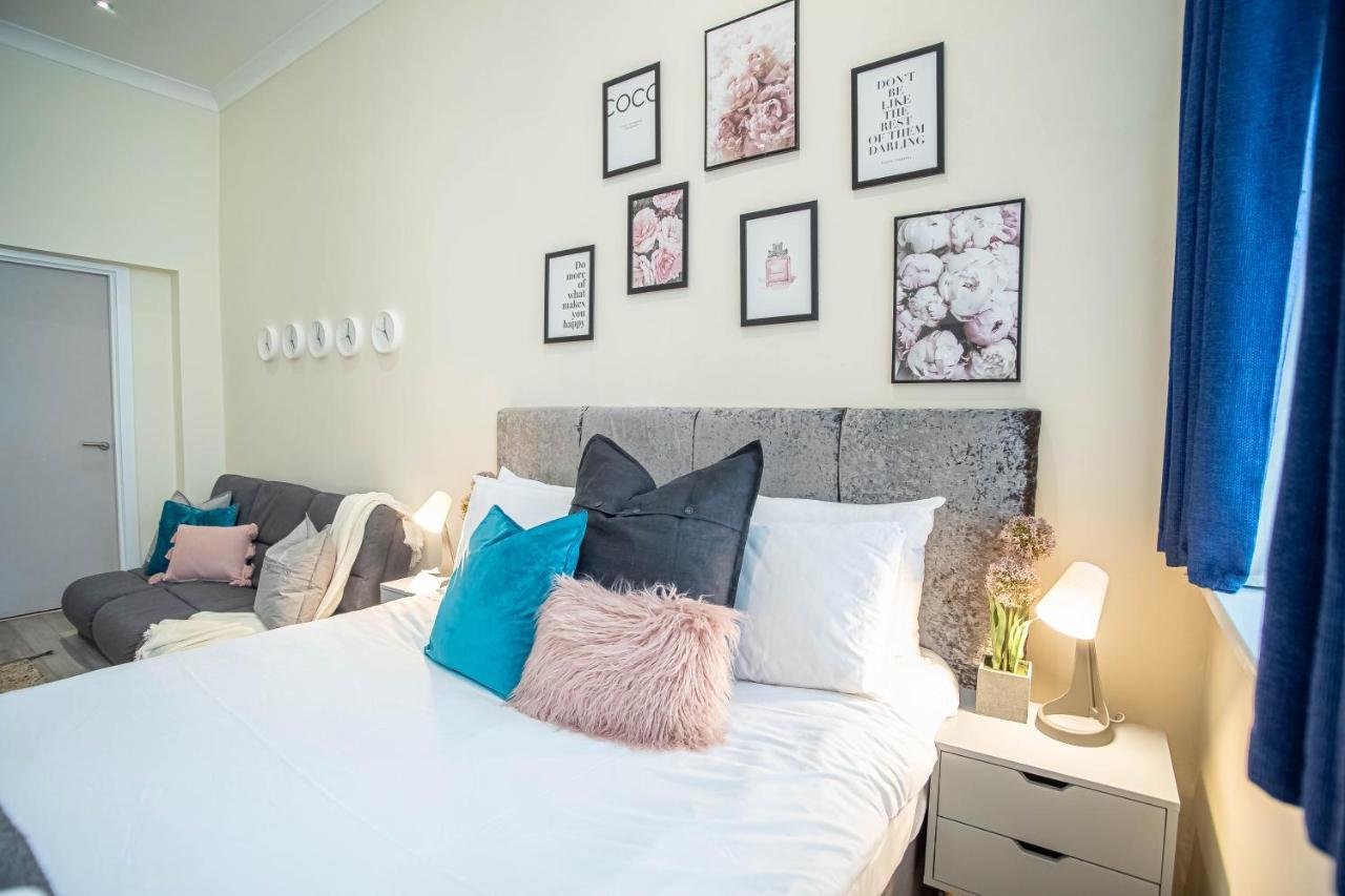 Apartment Luxe Near Albert Docks - 3 Graces - One - Business, Contract & Corporate Ready Liverpool