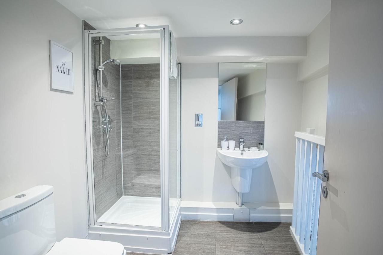 Luxe Near Albert Docks - 3 Graces - One - Business, Contract & Corporate Ready *