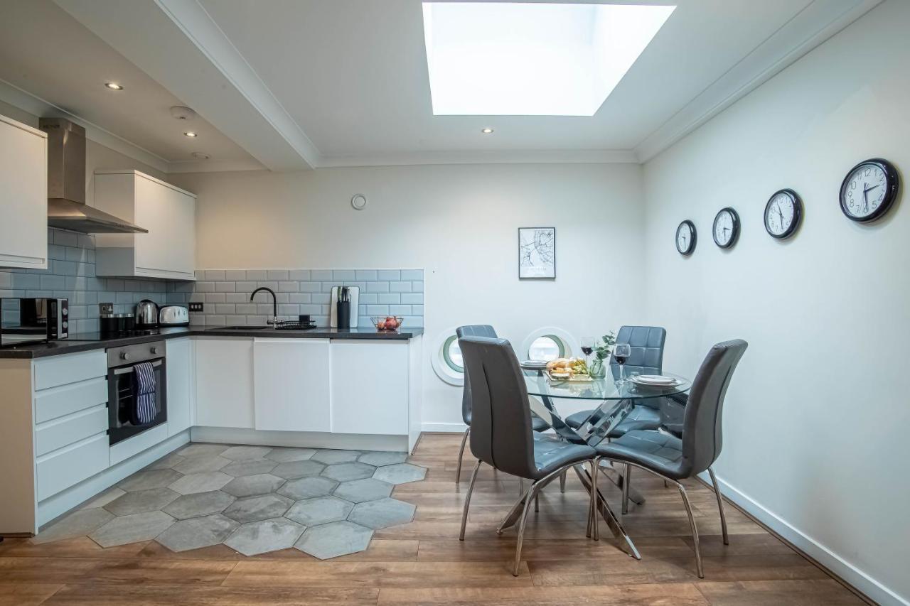 Luxe Near Albert Docks - 3 Graces - One - Business, Contract & Corporate Ready Apartment Liverpool