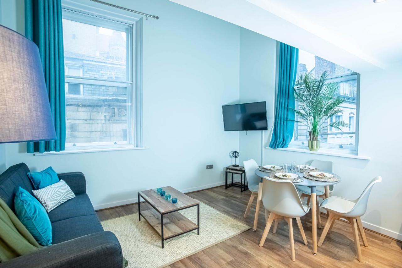 Apartment Luxe Near Albert Docks - 3 Graces - One - Business, Contract & Corporate Ready *