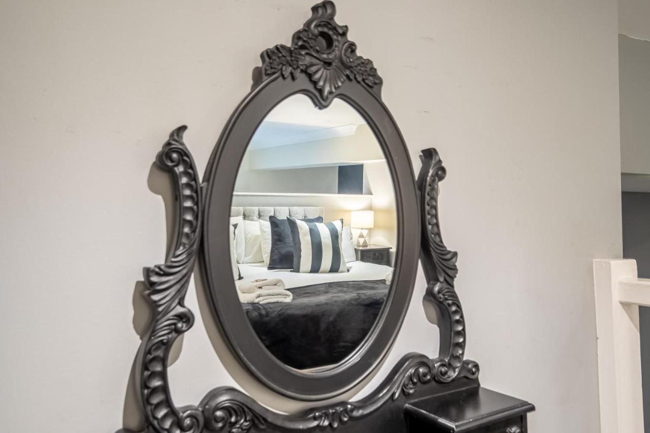 Luxe Near Albert Docks - 3 Graces - One - Business, Contract & Corporate Ready Liverpool