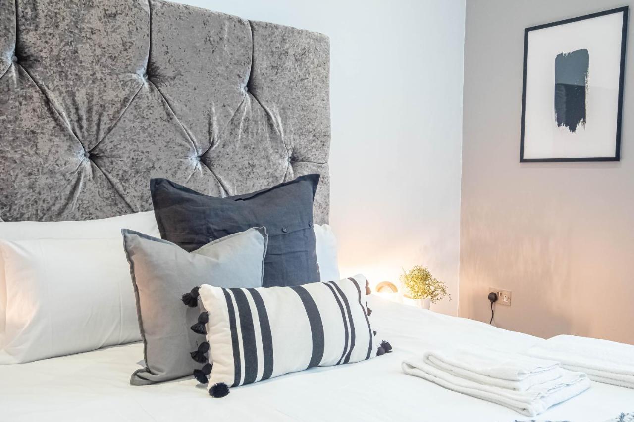 Luxe Near Albert Docks - 3 Graces - One - Business, Contract & Corporate Ready Liverpool