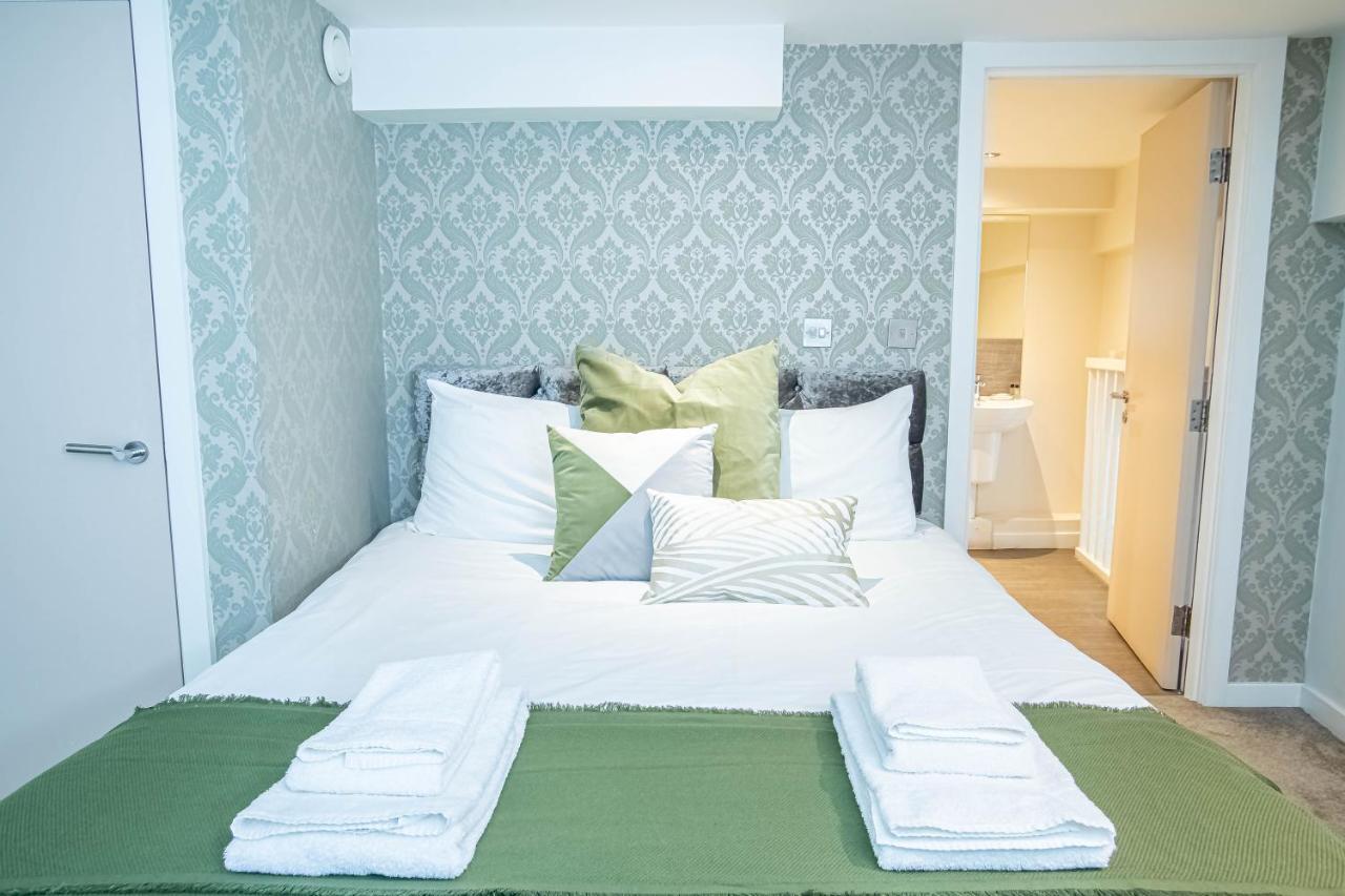 Apartment Luxe Near Albert Docks - 3 Graces - One - Business, Contract & Corporate Ready *