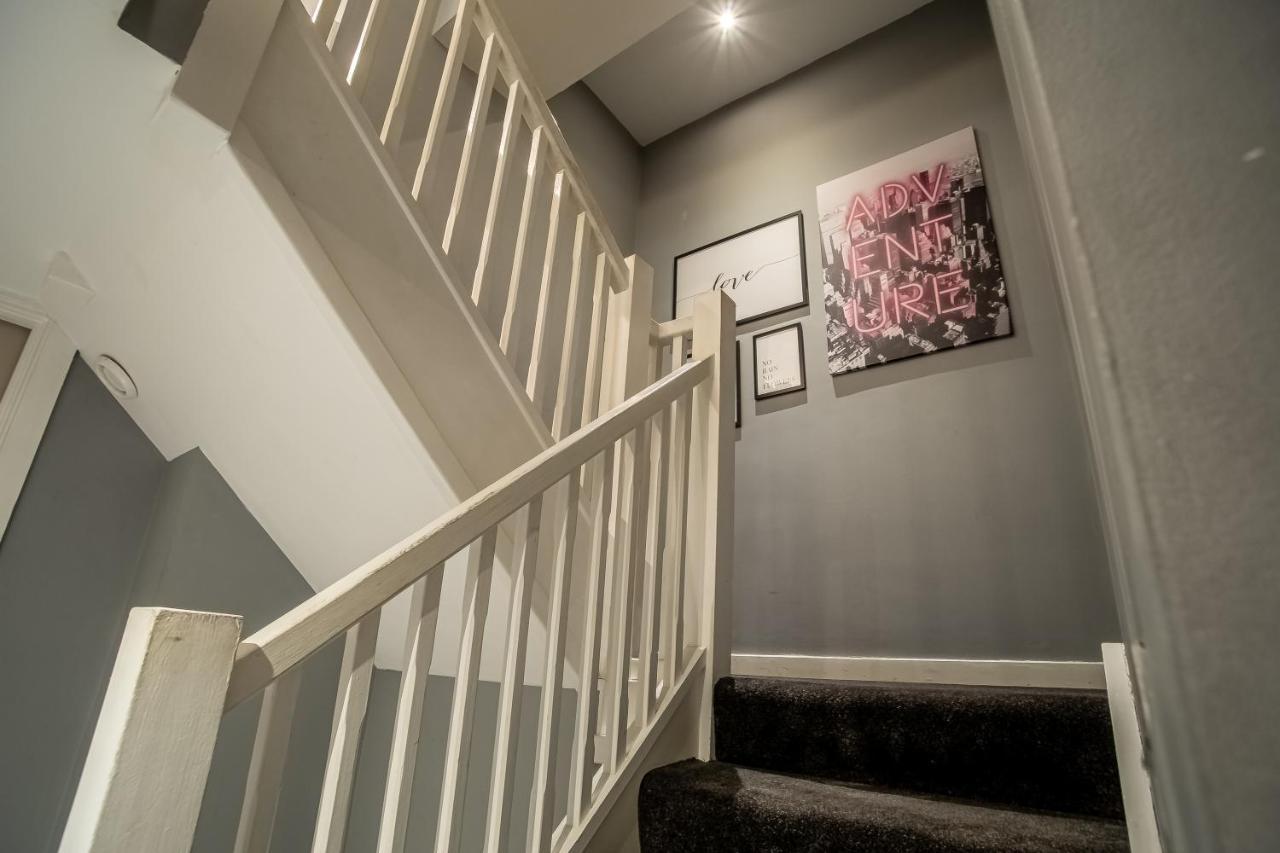 Luxe Near Albert Docks - 3 Graces - One - Business, Contract & Corporate Ready Apartment *