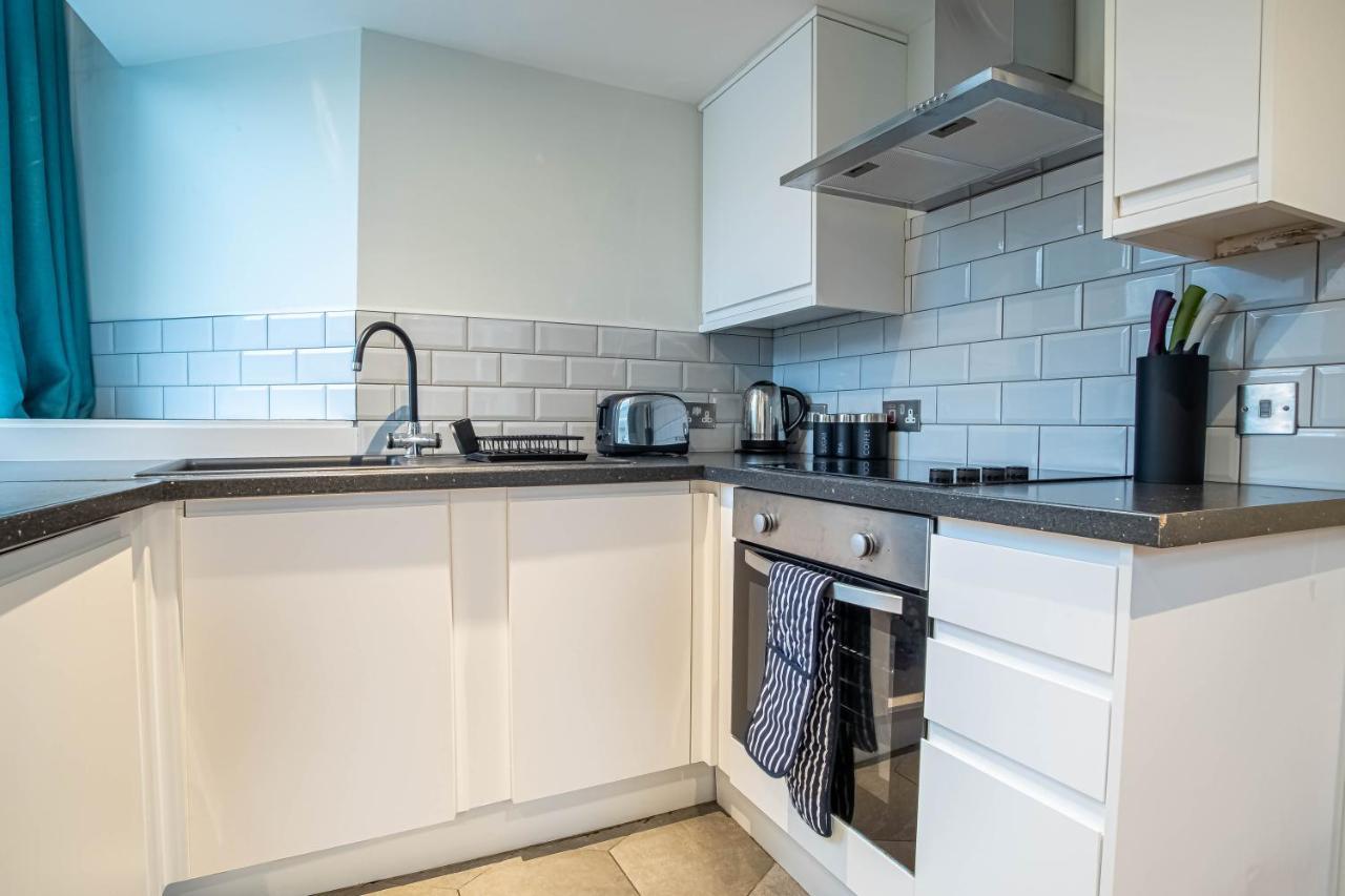 Luxe Near Albert Docks - 3 Graces - One - Business, Contract & Corporate Ready *