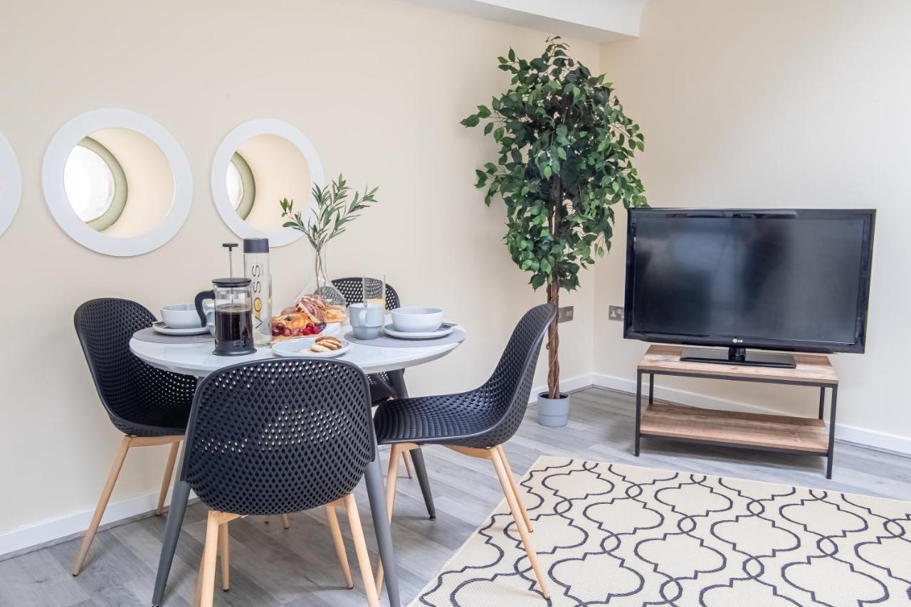 Luxe Near Albert Docks - 3 Graces - One - Business, Contract & Corporate Ready Apartment Liverpool