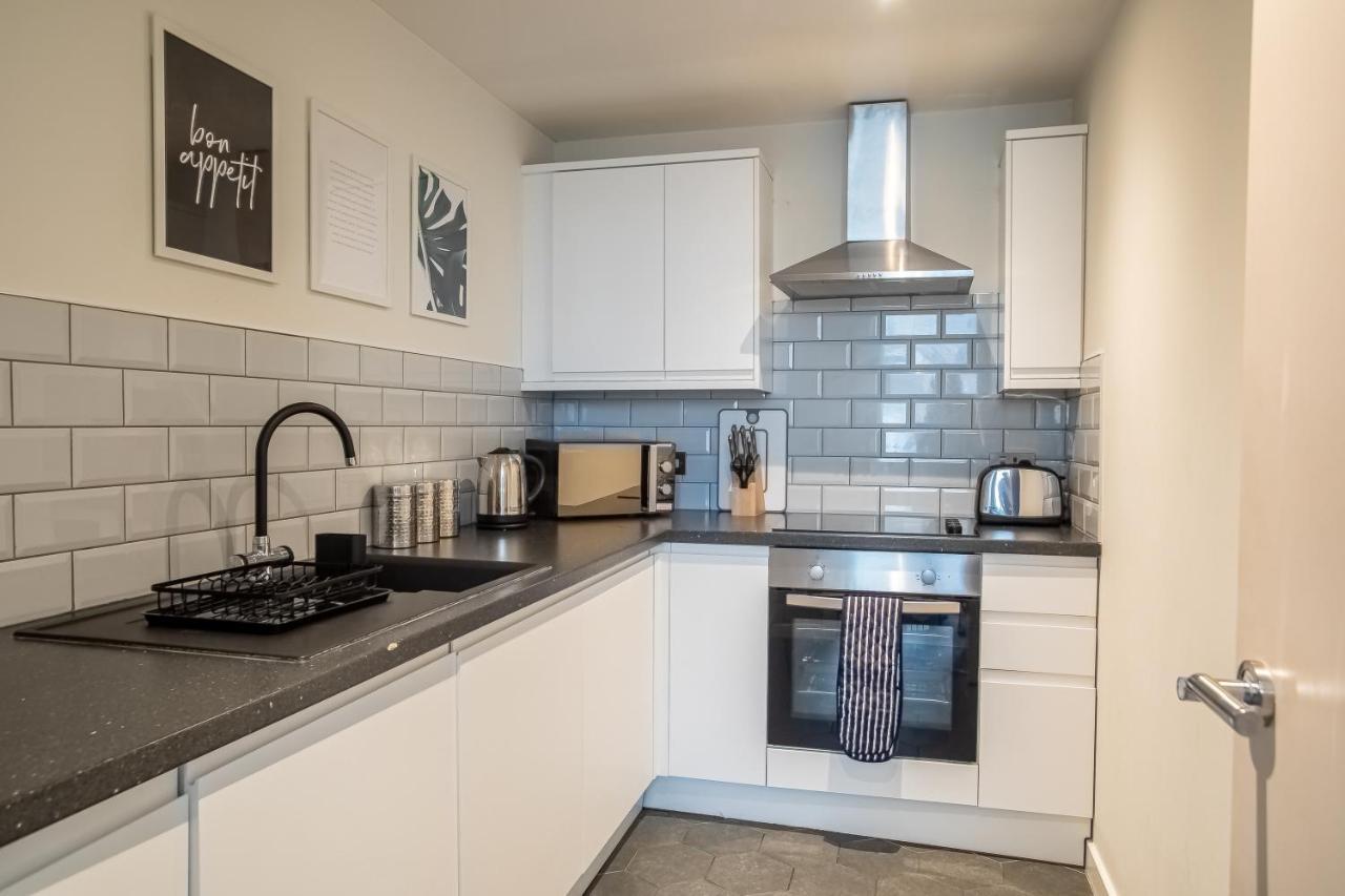 Apartment Luxe Near Albert Docks - 3 Graces - One - Business, Contract & Corporate Ready Liverpool