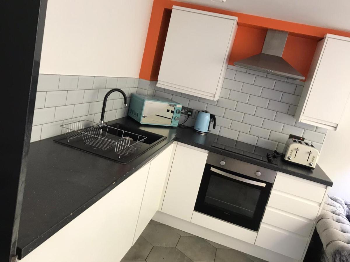 Luxe Near Albert Docks - 3 Graces - One - Business, Contract & Corporate Ready Apartment Liverpool