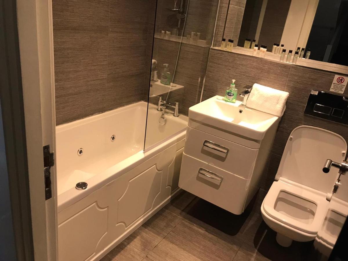 Luxe Near Albert Docks - 3 Graces - One - Business, Contract & Corporate Ready Apartment Liverpool
