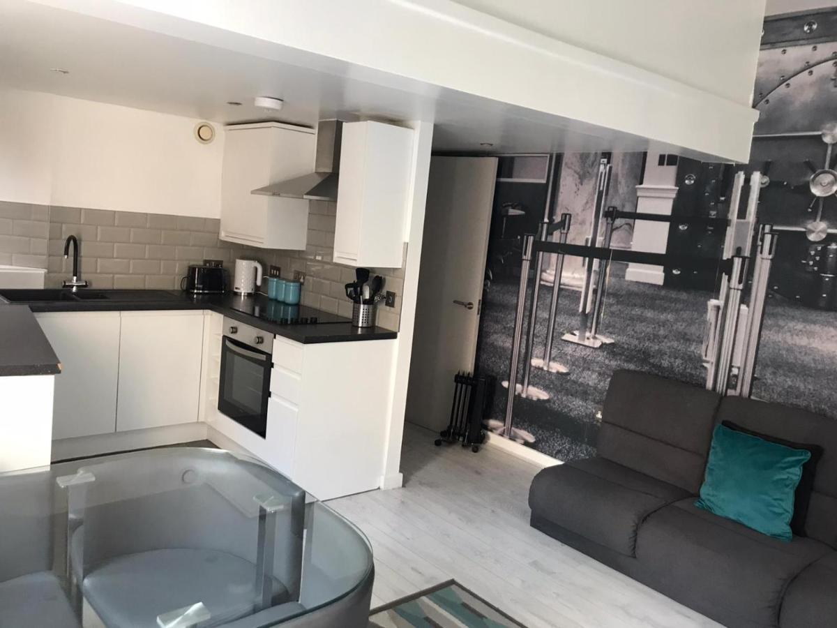Luxe Near Albert Docks - 3 Graces - One - Business, Contract & Corporate Ready * Liverpool