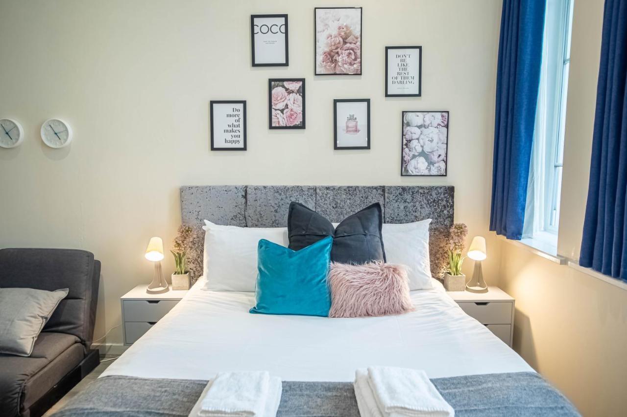 Luxe Near Albert Docks - 3 Graces - One - Business, Contract & Corporate Ready Apartment
