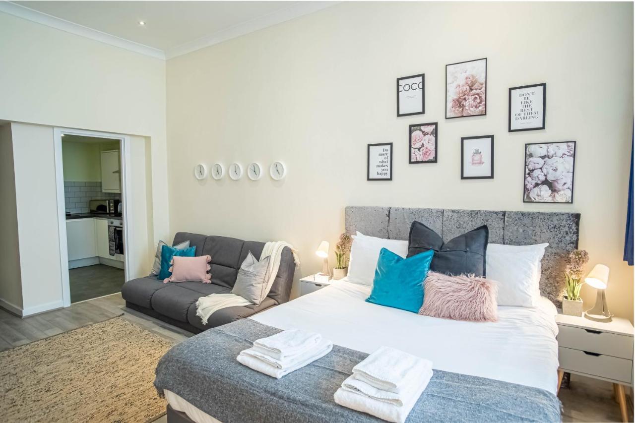 Luxe Near Albert Docks - 3 Graces - One - Business, Contract & Corporate Ready Apartment